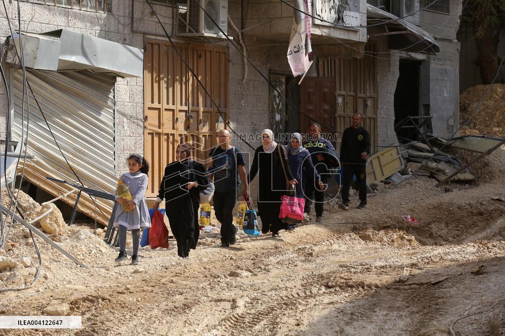 Palestinians Forced to Flee by Israeli Forces - Tulkarm