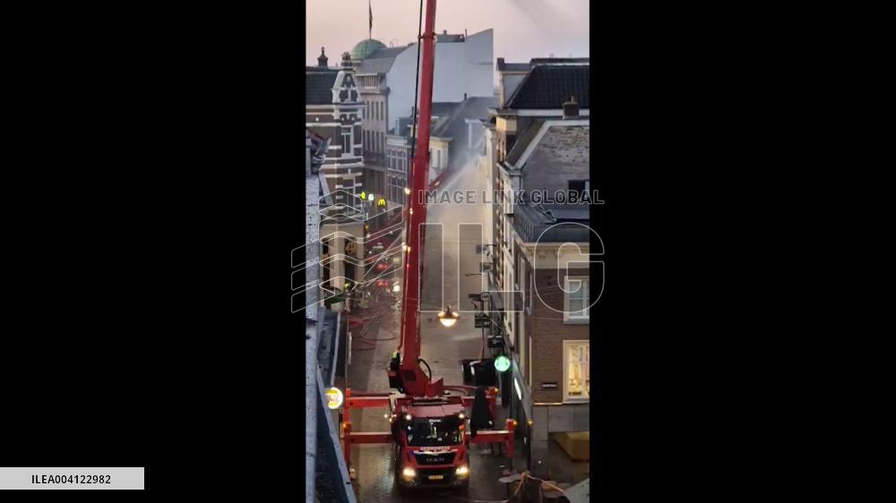 Netherlands: Massive Fire Erupts at Historic Center of Arnhem, Prompting Evacuations 2