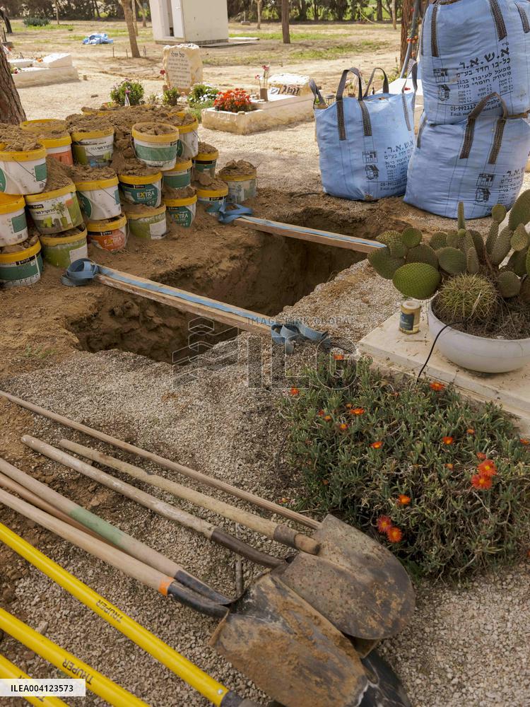 Return of Slain Hostage - Israel