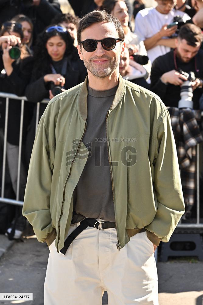 PFW Rabanne Outside Arrivals