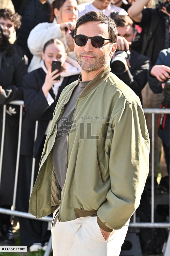 PFW Rabanne Outside Arrivals