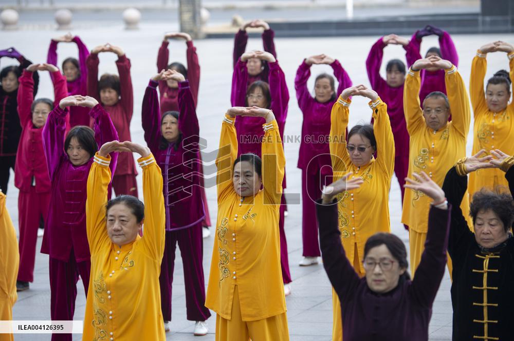 Residents Practice Qigong in Haian