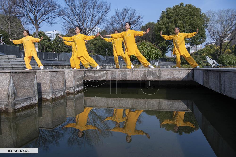 Residents Practice Qigong in Haian
