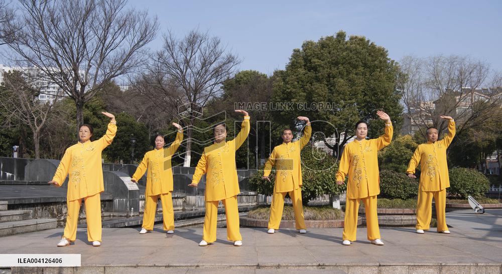 Residents Practice Qigong in Haian