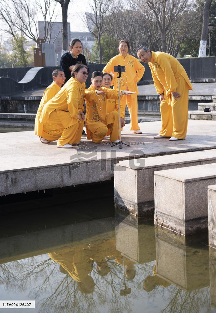 Residents Practice Qigong in Haian