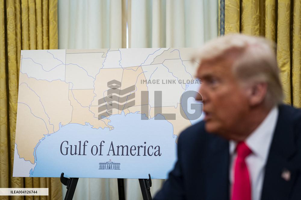 US President Donald Trump Signs Executive Order Pausing USMCA Tariffs