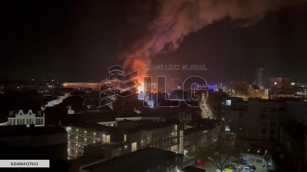Netherlands: Massive Fire Erupts at Historic Center of Arnhem, Prompting Evacuations 5