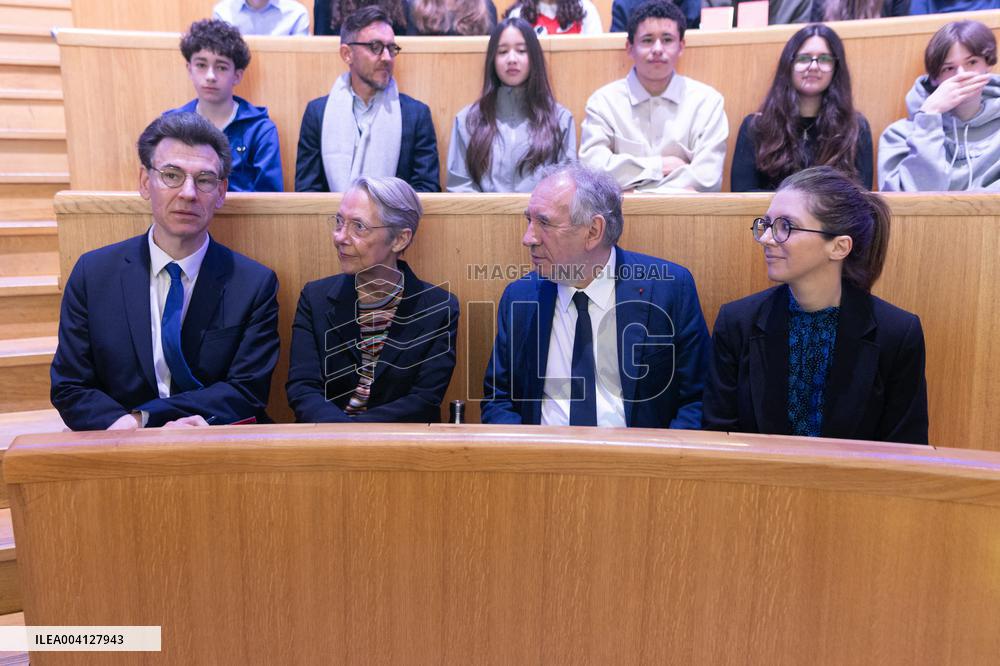 PM Bayrou Takes Part In A Meeting About Women In Science - Paris