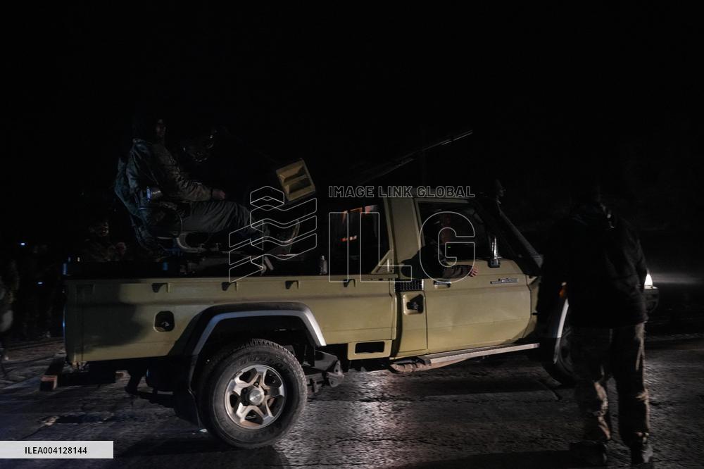 Syrian Fighters Deploy To Fight Assad Loyalists - Syria