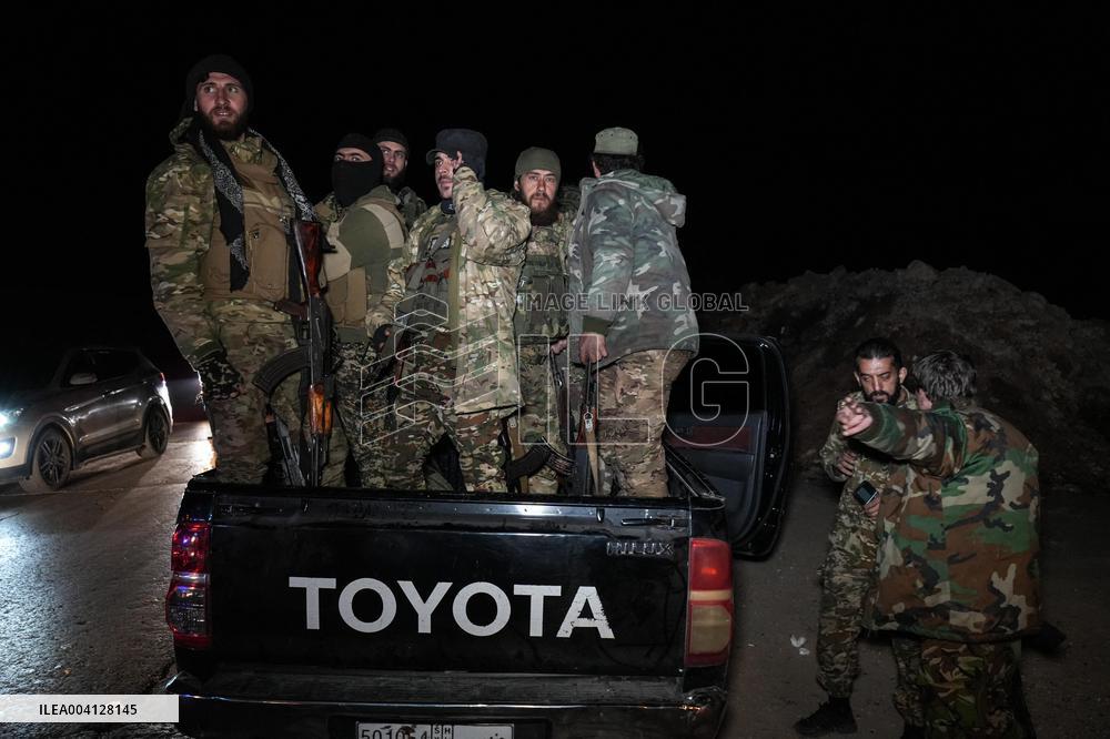 Syrian Fighters Deploy To Fight Assad Loyalists - Syria