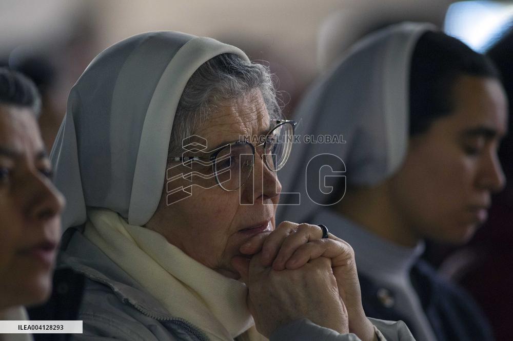Rosary Prayer For Pope Francis' Health - Vatican