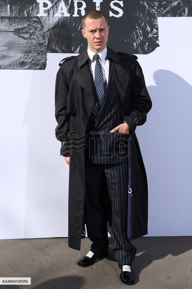 PFW Givenchy Photocall