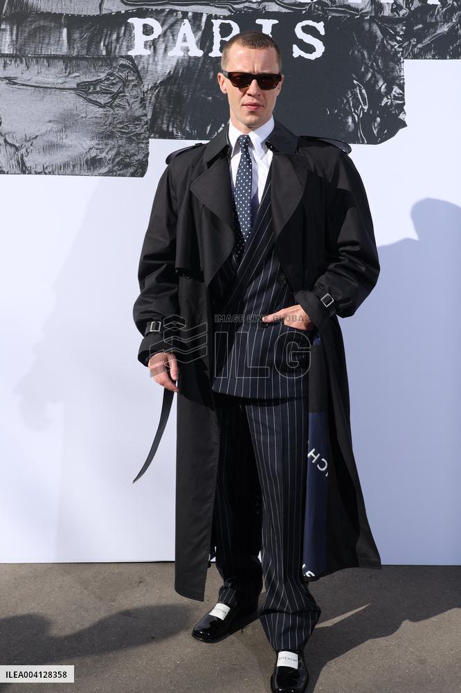 PFW Givenchy Photocall