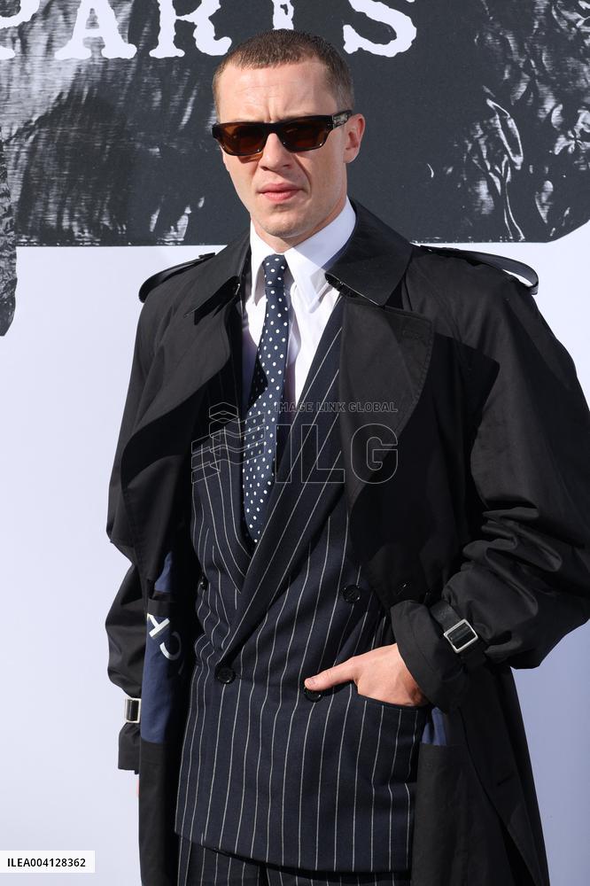 PFW Givenchy Photocall