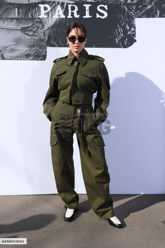 PFW Givenchy Photocall