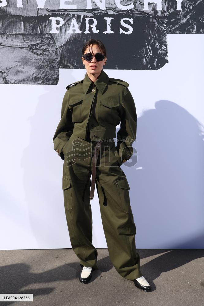 PFW Givenchy Photocall