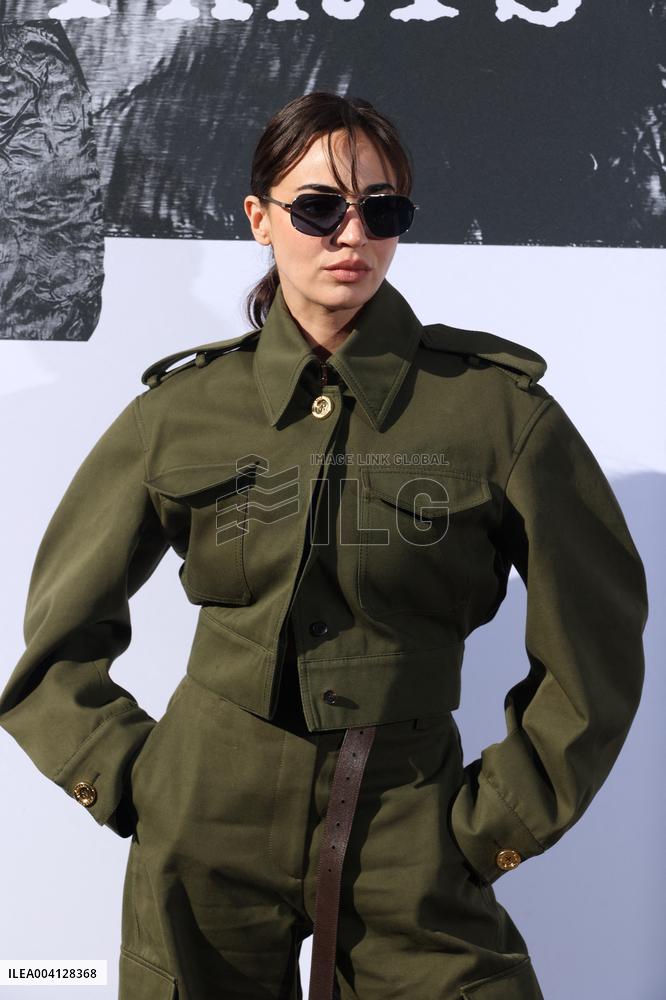 PFW Givenchy Photocall