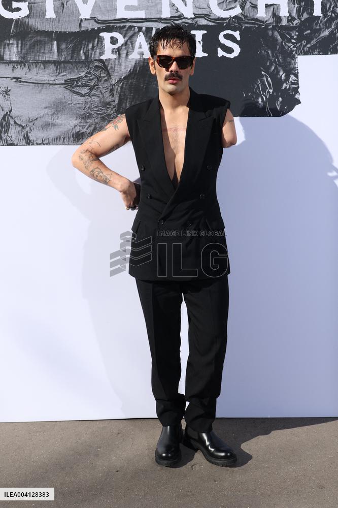 PFW Givenchy Photocall