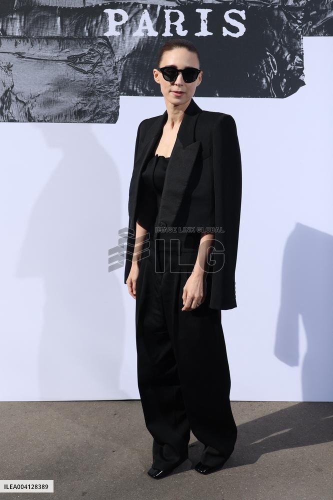 PFW Givenchy Photocall