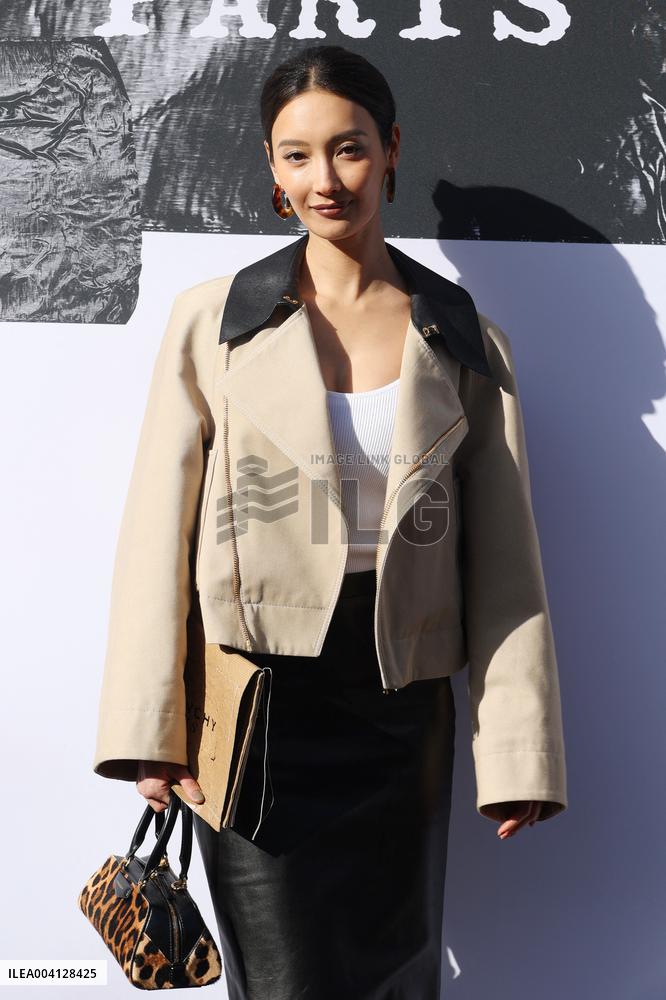 PFW Givenchy Photocall