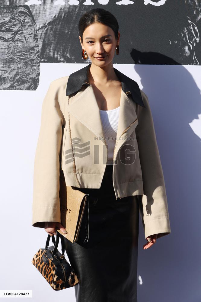 PFW Givenchy Photocall