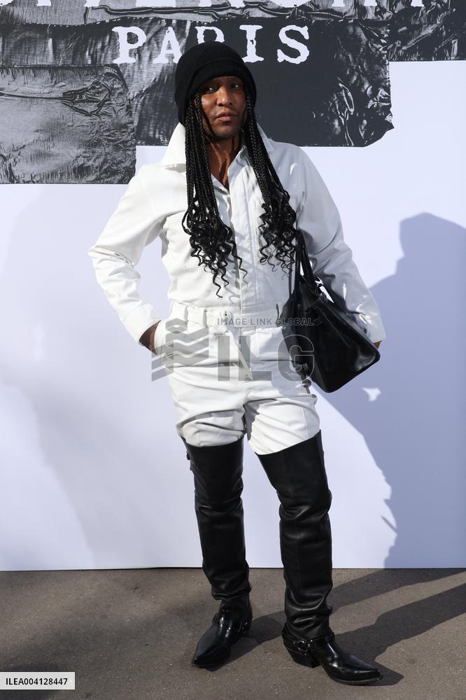 PFW Givenchy Photocall