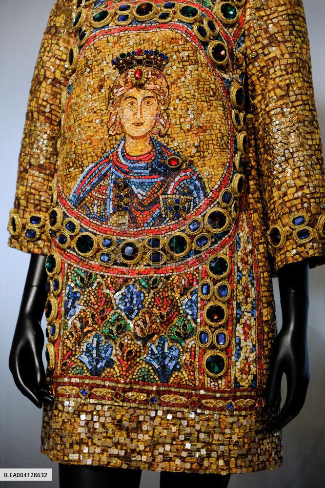 Louvre Couture Exhibition - Paris