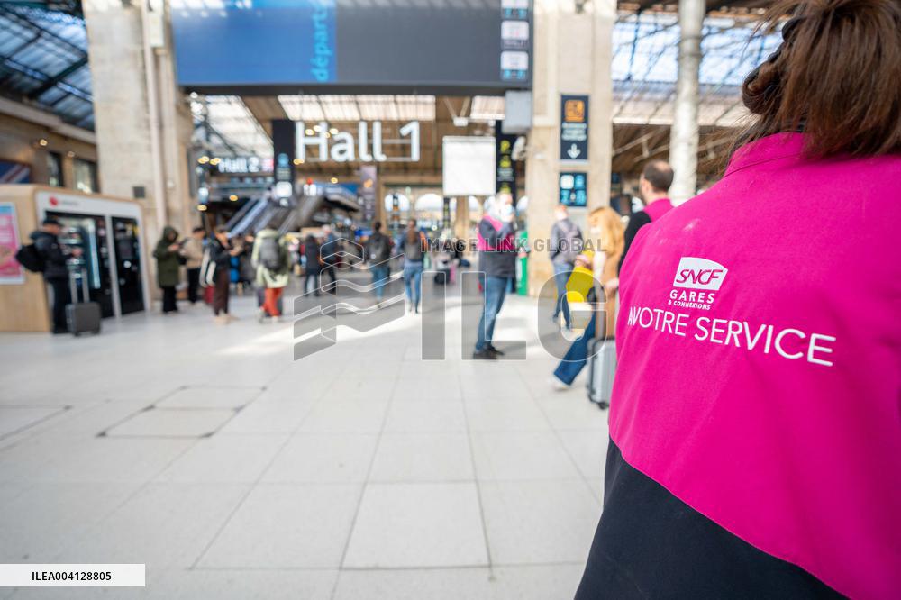 Gare Du Nord Disrupted After Unexploded WW II Bomb Discovery - Paris
