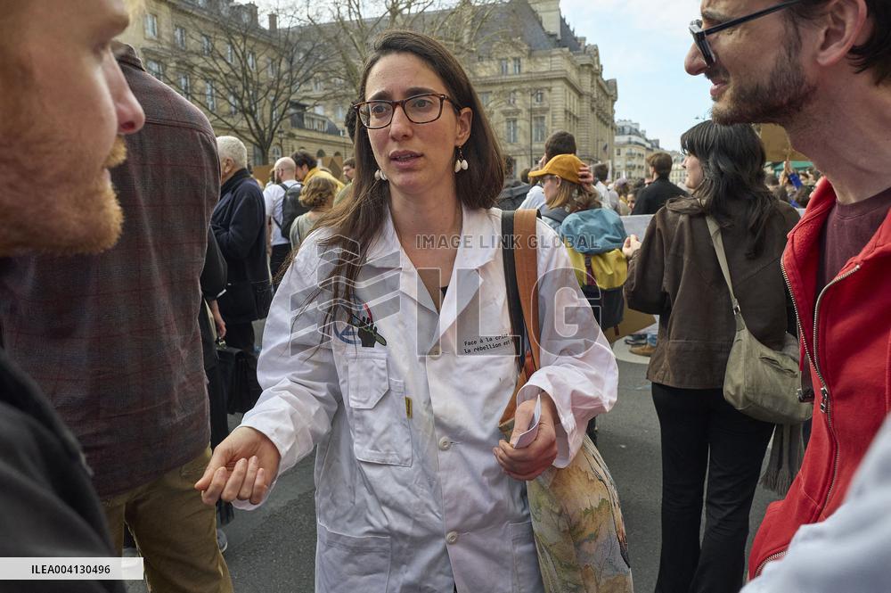 Stand Up For Science Rally - Paris