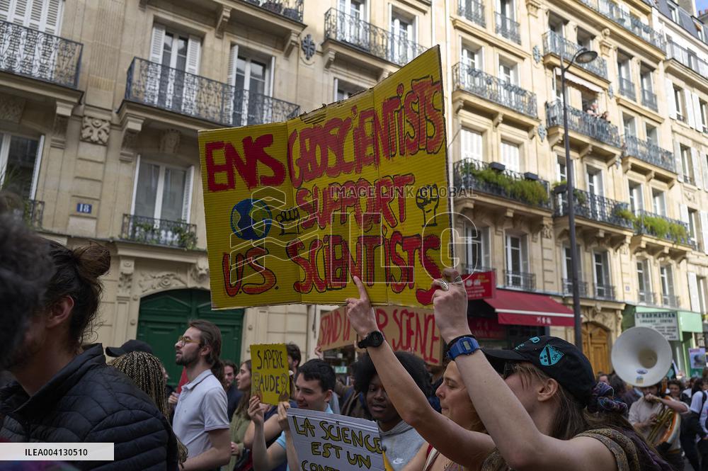 Stand Up For Science Rally - Paris