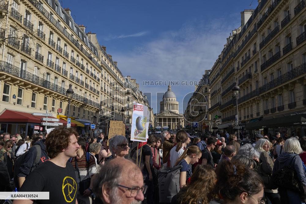 Stand Up For Science Rally - Paris