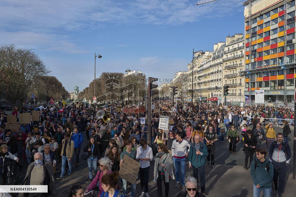Stand Up For Science Rally - Paris