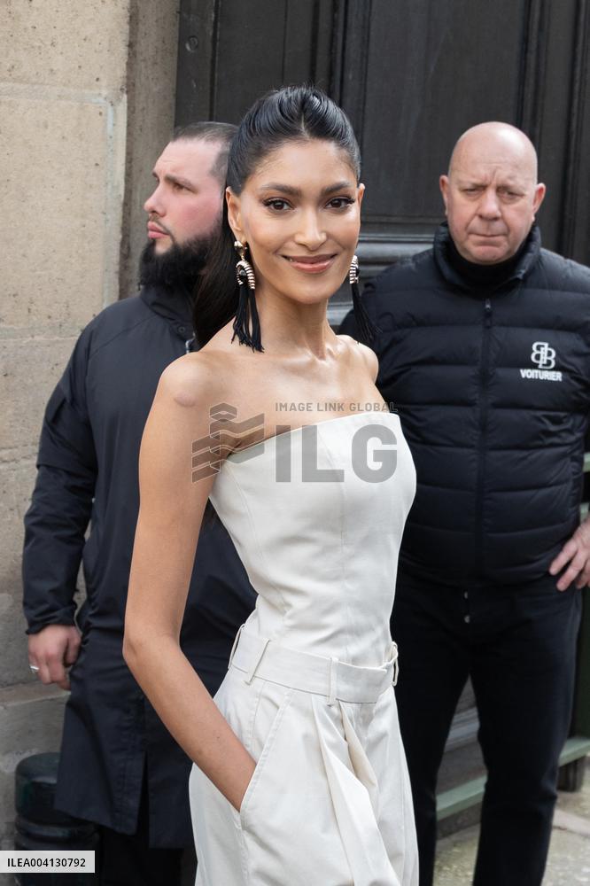 PFW - Nina Ricci PAP - Arrivals NB