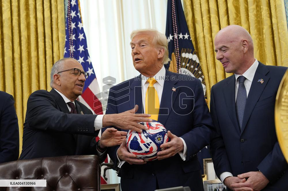 Trump Signs an Executive Order setting up a task force on the World Cup