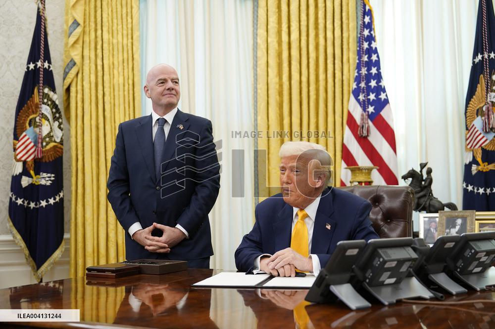 Trump Signs an Executive Order setting up a task force on the World Cup