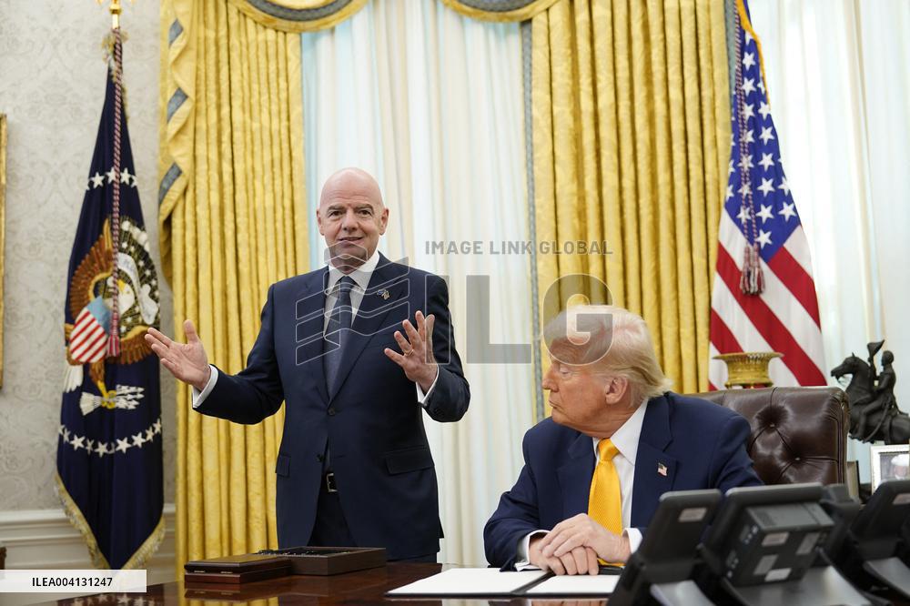Trump Signs an Executive Order setting up a task force on the World Cup