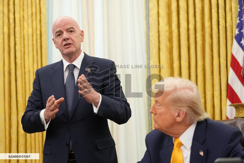 Trump Signs an Executive Order setting up a task force on the World Cup