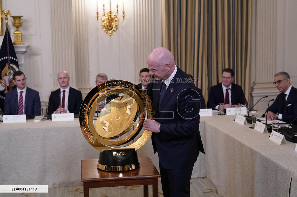 Trump Hosts a Crypto Summit