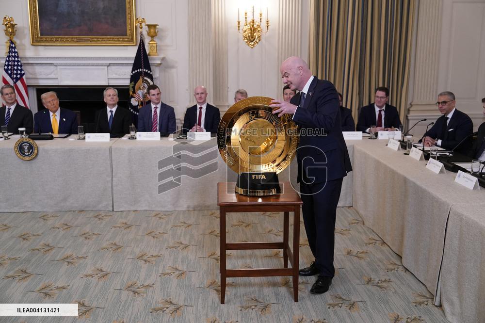 Trump Hosts a Crypto Summit