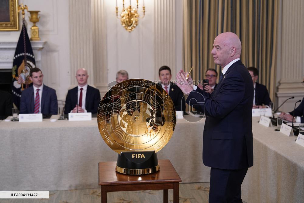 Trump Hosts a Crypto Summit