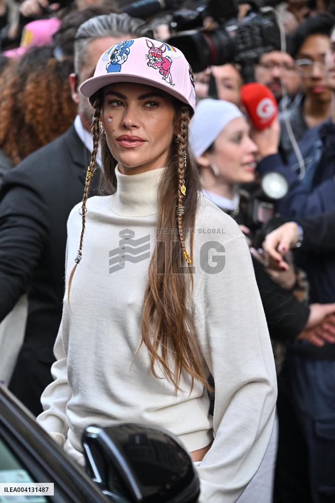 PFW Kenzo Outside Arrivals