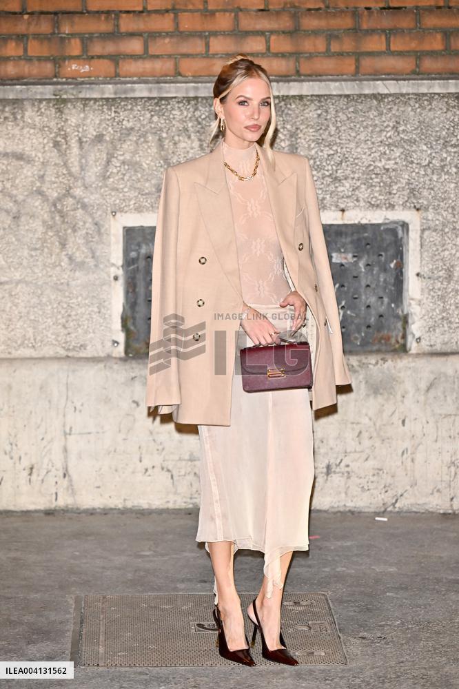 PFW Victoria Beckham Outside Arrivals