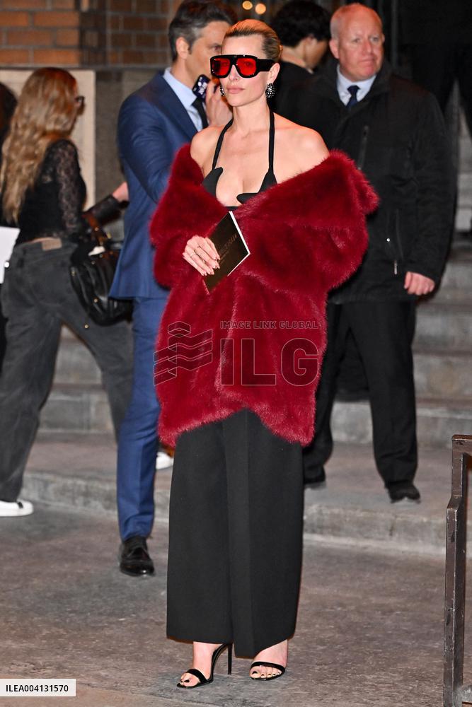 PFW Victoria Beckham Outside Arrivals