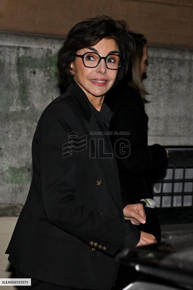 PFW Victoria Beckham Outside Arrivals