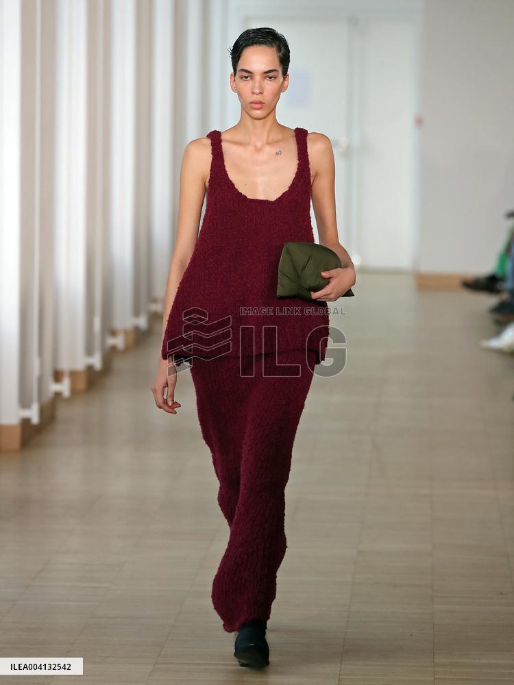 PFW - Christian Wijnants Runway