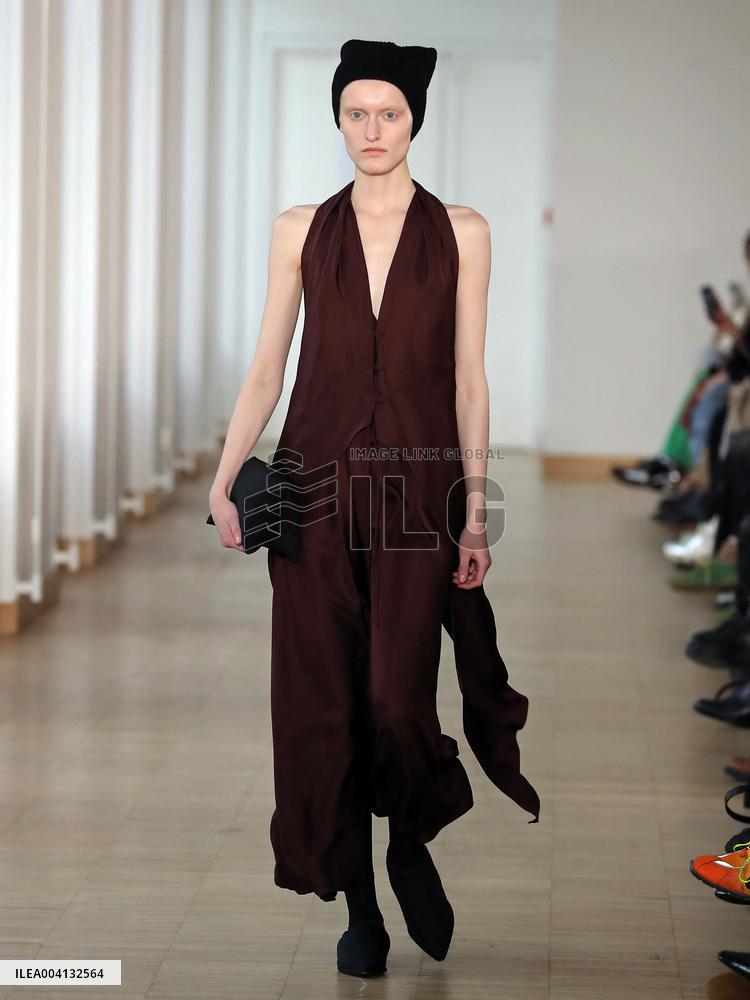 PFW - Christian Wijnants Runway