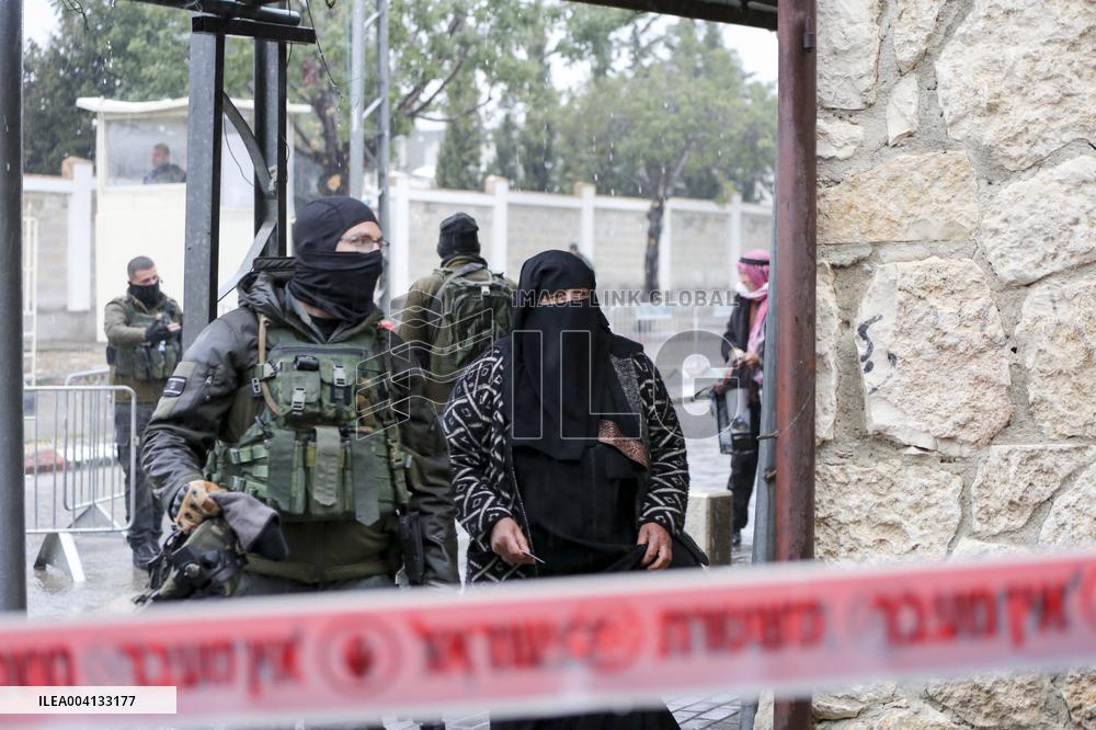 Muslims cross Israeli checkpoint for first Friday of Ramadan - Bethlehem