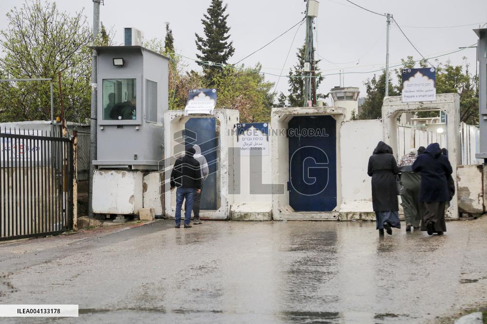 Muslims cross Israeli checkpoint for first Friday of Ramadan - Bethlehem