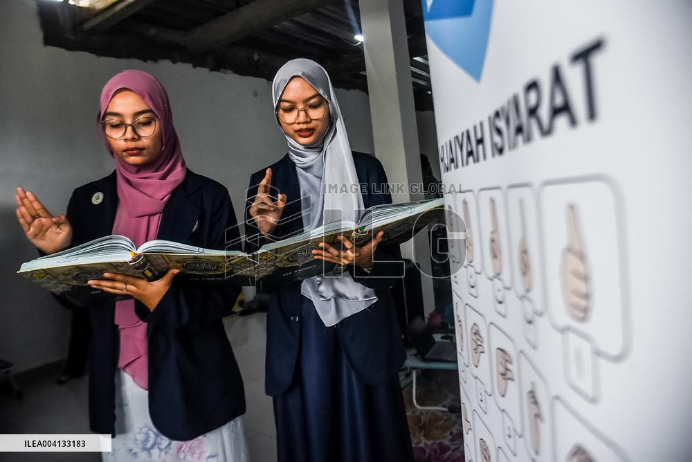 Free Islamic School for the Deaf - Indonesia
