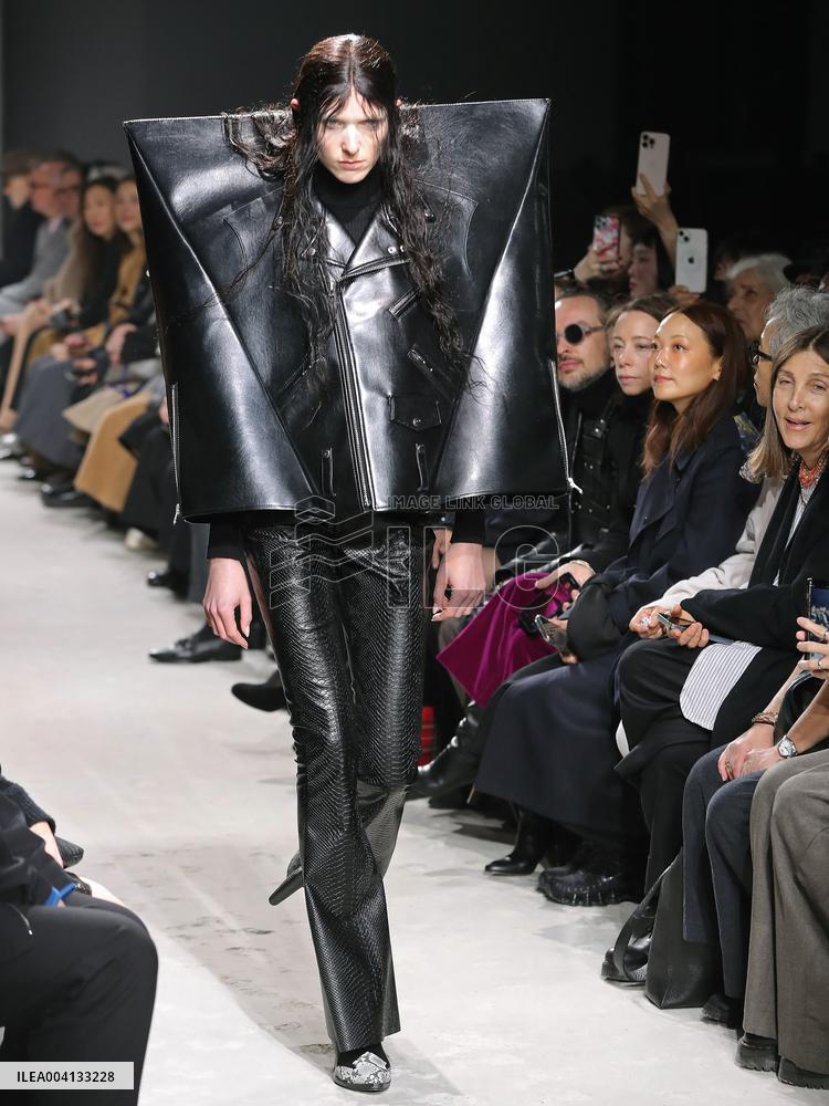 Alain-Gil Gonzalez - PFW - Junya Watanabe Runway - Bela